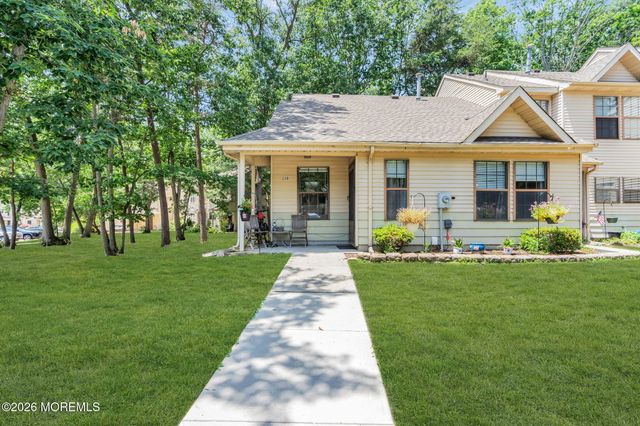 220 Azalea Circle, Jackson, NJ 08527