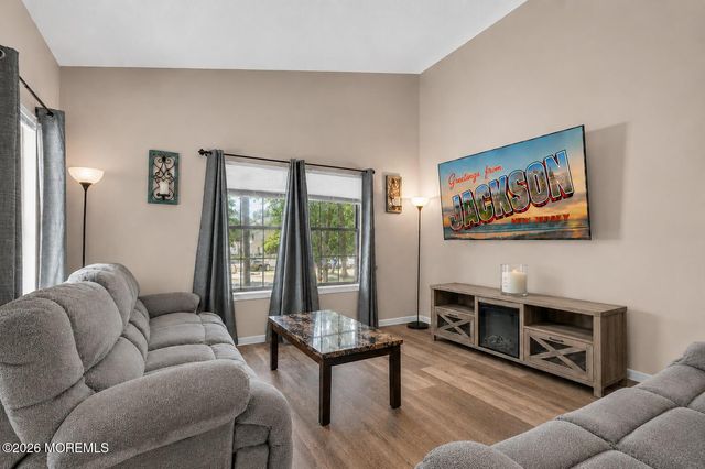 220 Azalea Circle, Jackson, NJ 08527