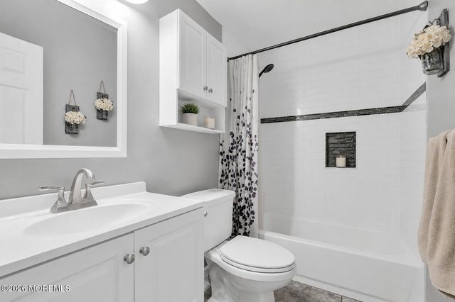 220 Azalea Circle, Jackson, NJ 08527