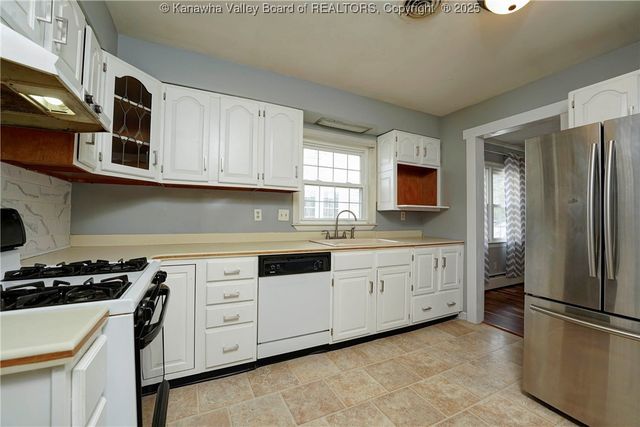 6551 Roosevelt Avenue, Charleston, WV 25304