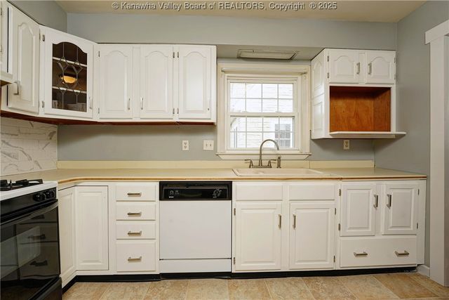 6551 Roosevelt Avenue, Charleston, WV 25304