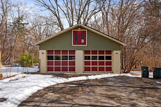 476 Coldenham Road, Walden, NY 12586