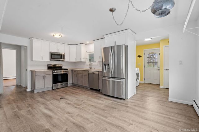 476 Coldenham Road, Walden, NY 12586