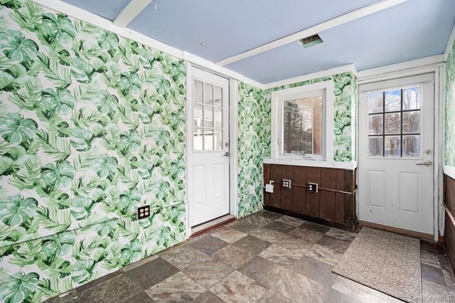 476 Coldenham Road, Walden, NY 12586