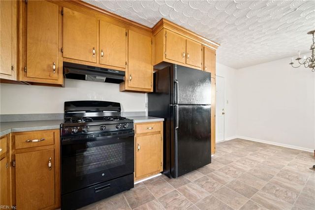 56 Poplar AVE, Newport News, VA 23607