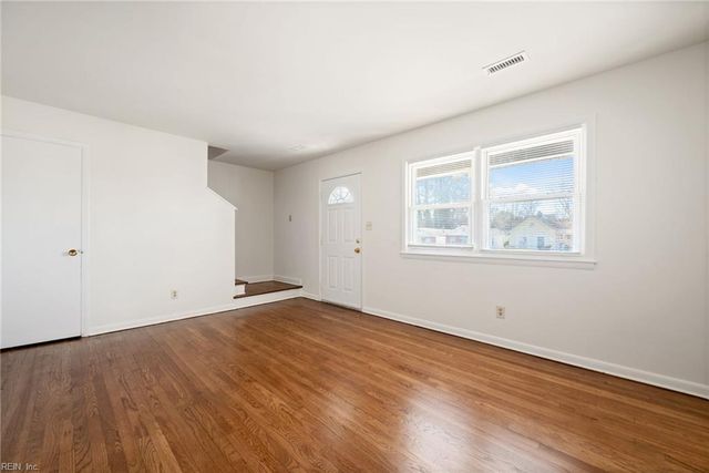 56 Poplar AVE, Newport News, VA 23607