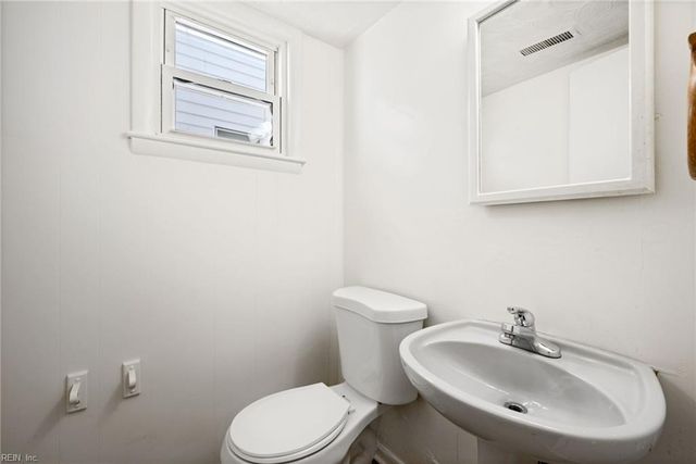 56 Poplar AVE, Newport News, VA 23607