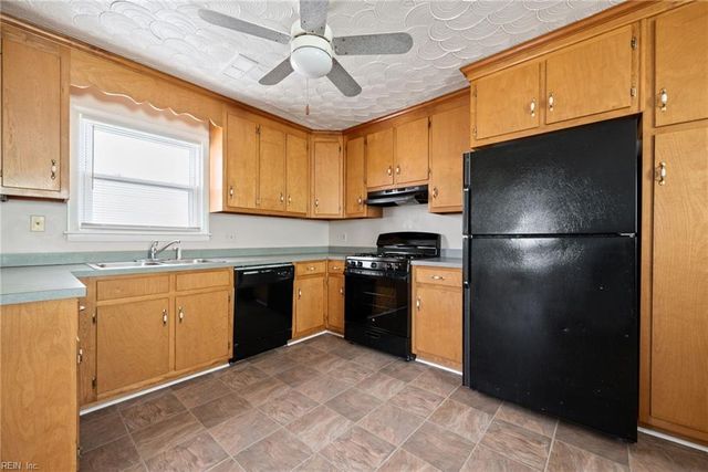 56 Poplar AVE, Newport News, VA 23607