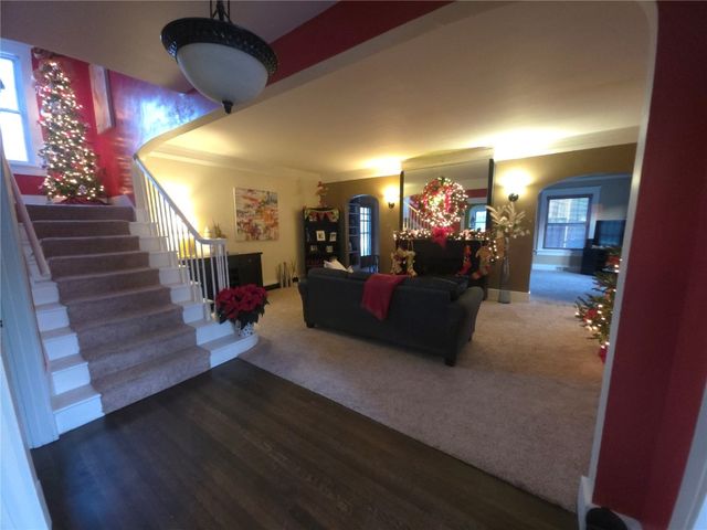 2144 Grande Avenue SE, Cedar Rapids, IA 52403