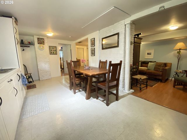 3840 Sw PATTON Rd, Portland, OR 97221