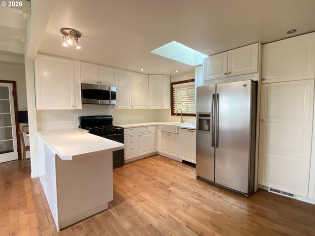 3840 Sw PATTON Rd, Portland, OR 97221