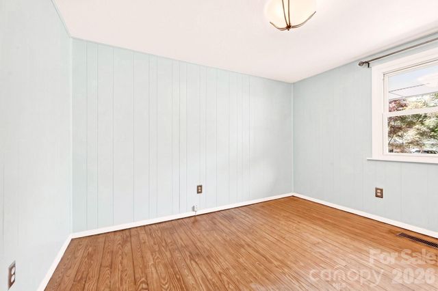 138 Brooklyn Road, Asheville, NC 28803