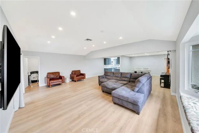 10470 Tulsa Circle, Ventura, CA 93004