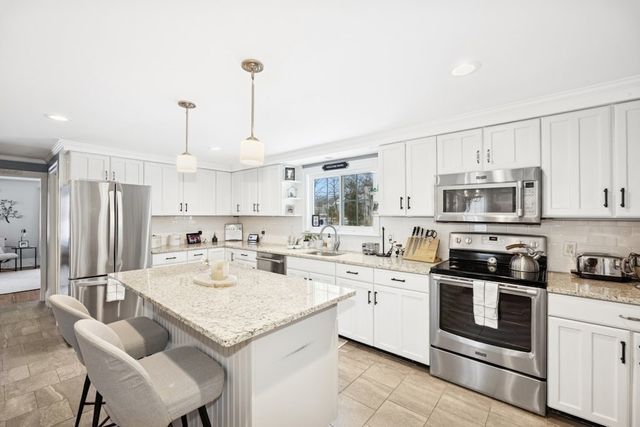 2 Sterling Court, Northborough, MA 01532