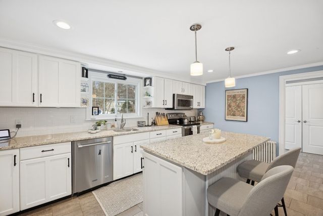 2 Sterling Court, Northborough, MA 01532