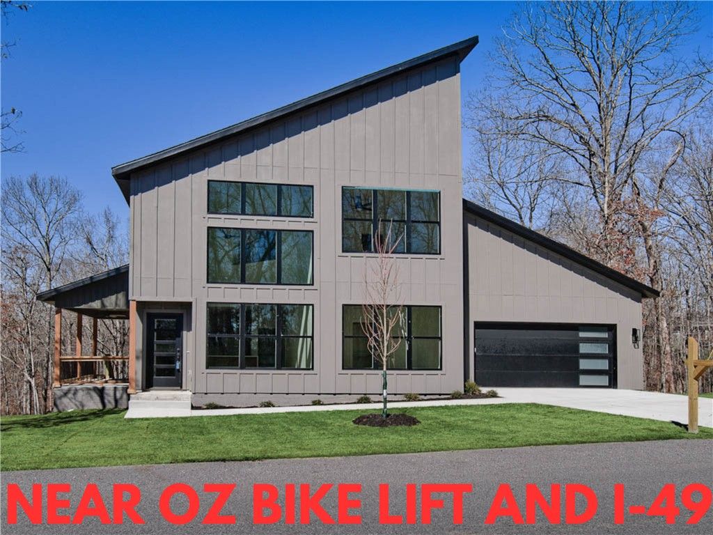 11 Chatburn Lane, Bella Vista, AR 72715