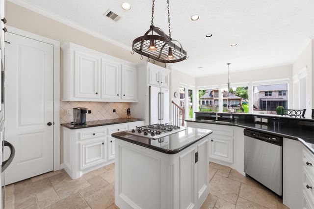 12323 Longmire Cove, Conroe, TX 77304