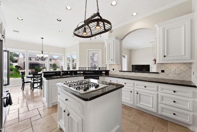 12323 Longmire Cove, Conroe, TX 77304