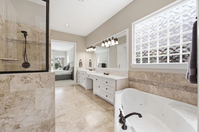 12323 Longmire Cove, Conroe, TX 77304