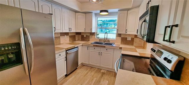 3017 BAY LAKE ROAD, Orlando, FL 32808