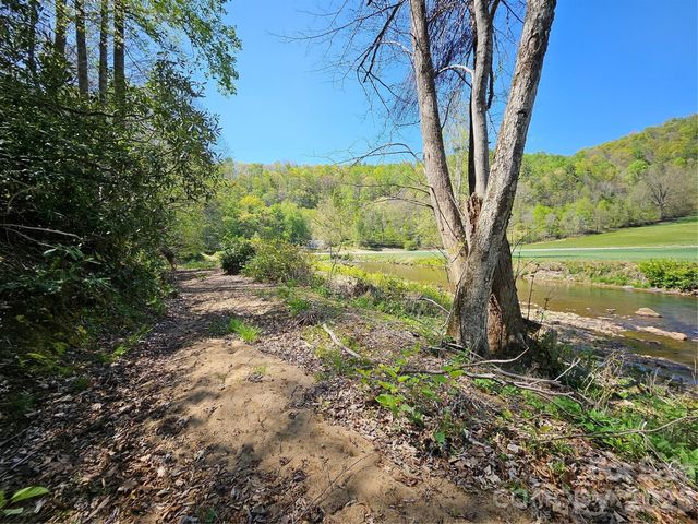 465 Paradise Lane, Burnsville, NC 28714