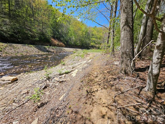 465 Paradise Lane, Burnsville, NC 28714
