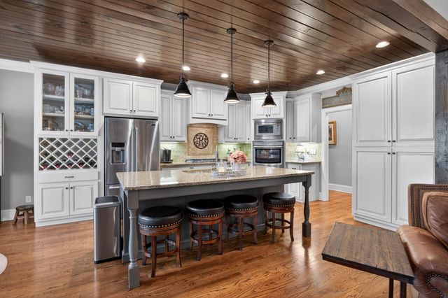 6464 Deep Canyon Road, Hixson, TN 37343