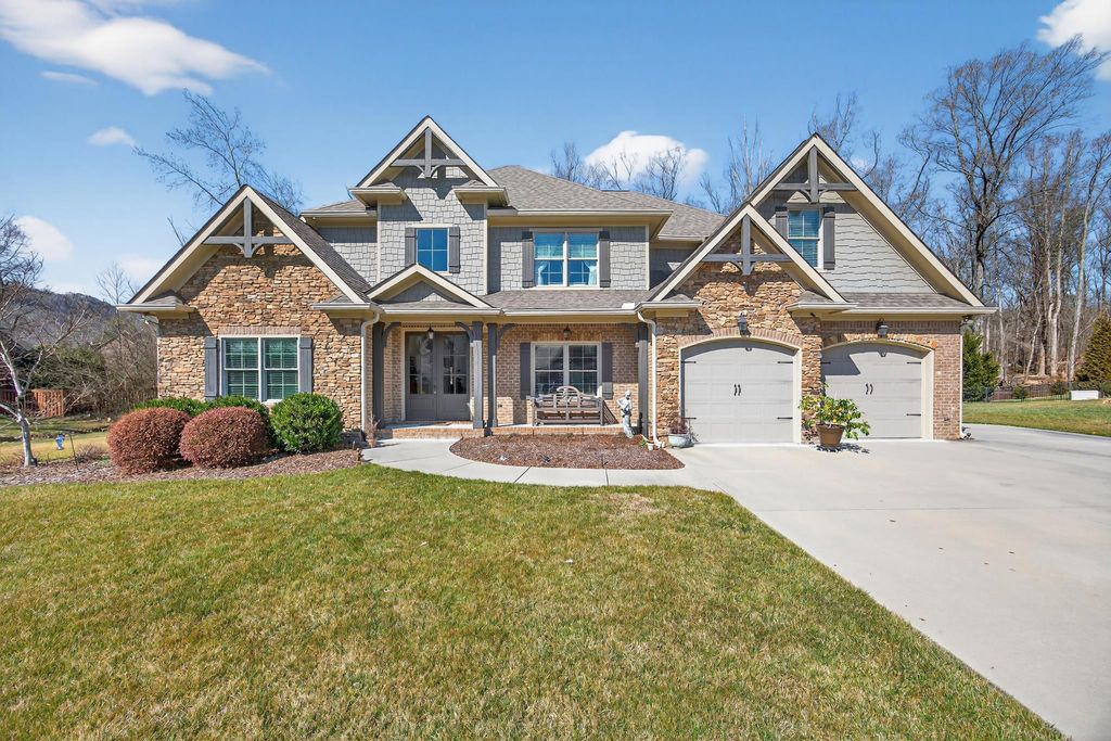 6464 Deep Canyon Road, Hixson, TN 37343