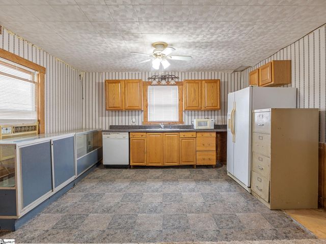 11280 Highway 56 N, Clinton, SC 29325