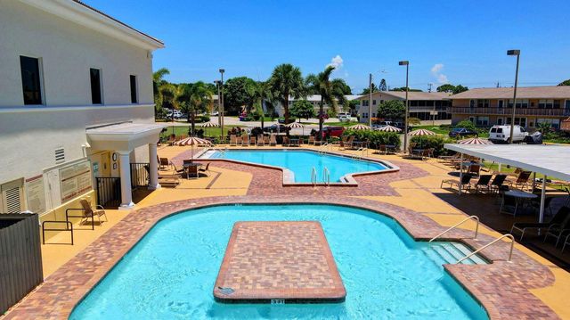 155 Windsor G, West Palm Beach, FL 33417