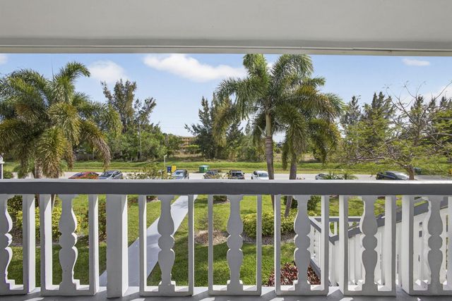 155 Windsor G, West Palm Beach, FL 33417