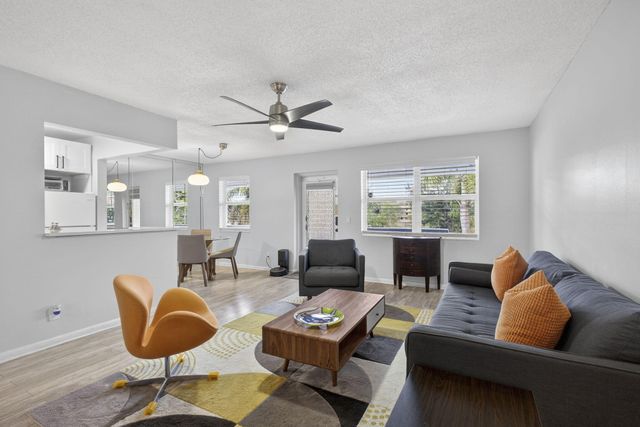155 Windsor G, West Palm Beach, FL 33417