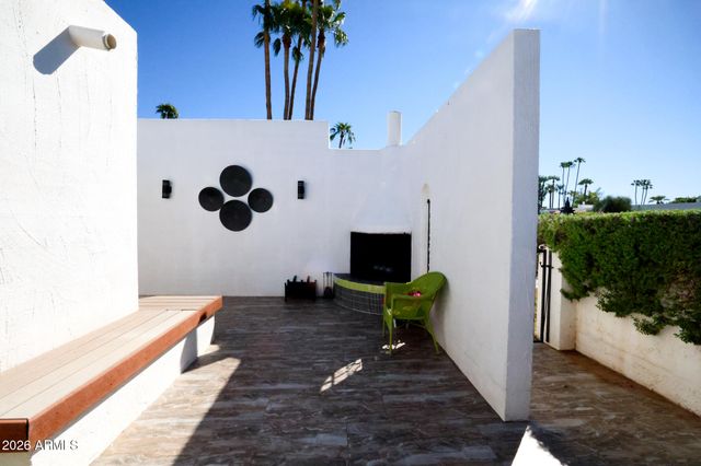 16 E CALAVAR Road, Phoenix, AZ 85022