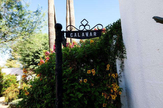 16 E CALAVAR Road, Phoenix, AZ 85022