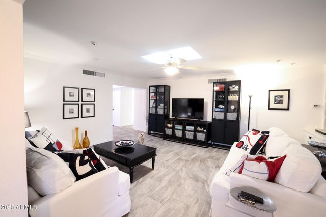 16 E CALAVAR Road, Phoenix, AZ 85022