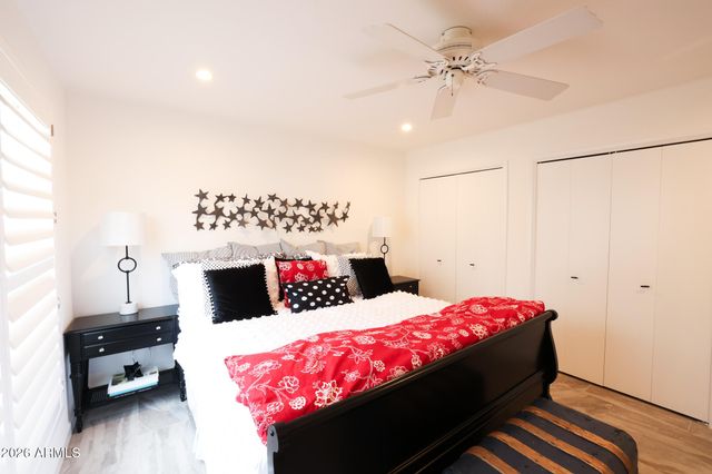 16 E CALAVAR Road, Phoenix, AZ 85022