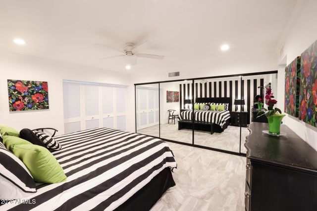 16 E CALAVAR Road, Phoenix, AZ 85022