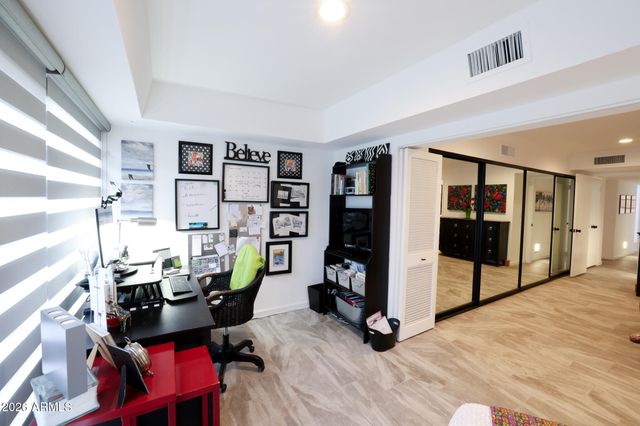 16 E CALAVAR Road, Phoenix, AZ 85022