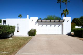 16 E CALAVAR Road, Phoenix, AZ 85022