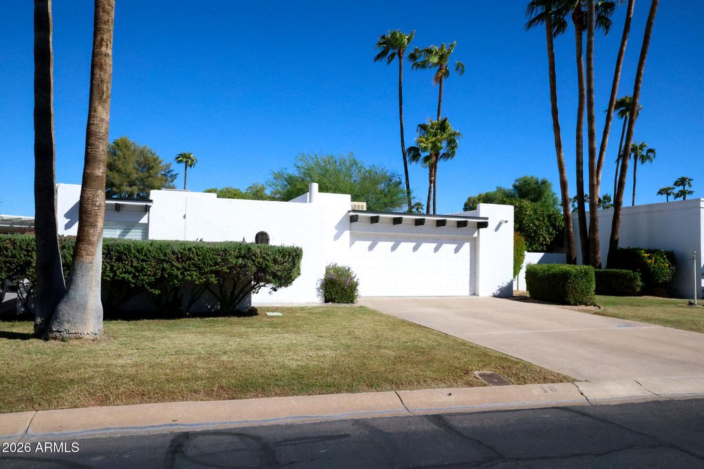 16 E CALAVAR Road, Phoenix, AZ 85022 — photo 2