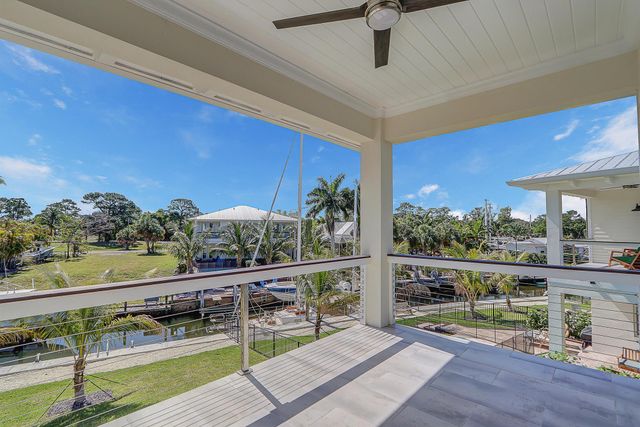 4629 SE Manatee Lane, Port Salerno, FL 34992