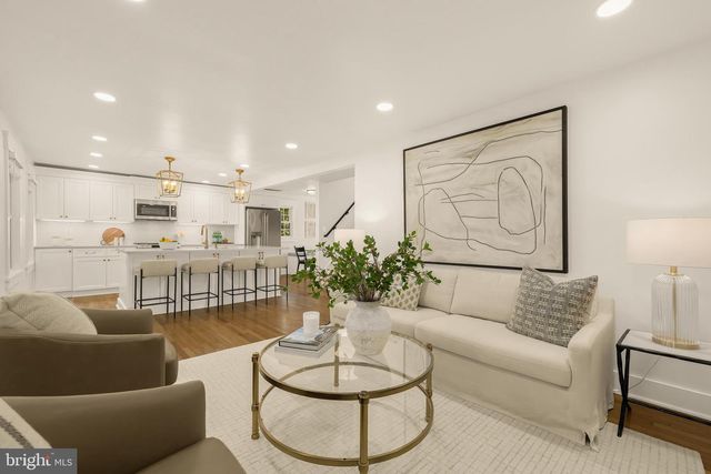 2832 SUMMERFIELD RD, Falls Church, VA 22042