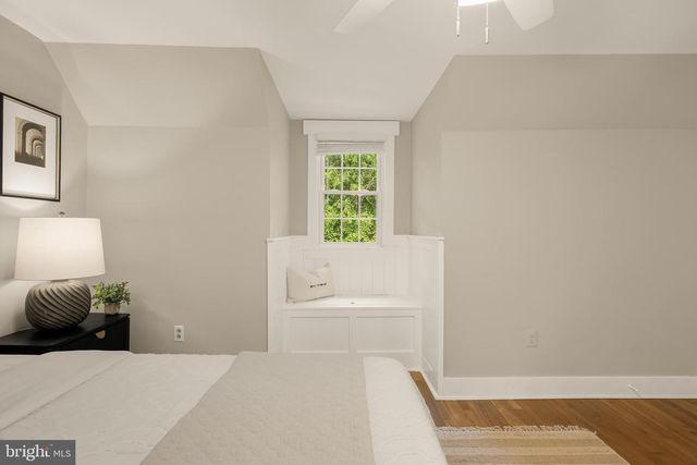 2832 SUMMERFIELD RD, Falls Church, VA 22042