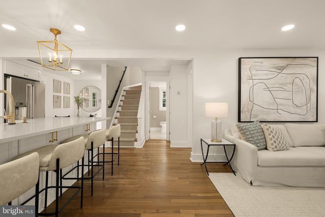 2832 SUMMERFIELD RD, Falls Church, VA 22042