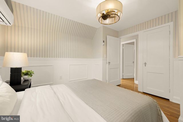 2832 SUMMERFIELD RD, Falls Church, VA 22042