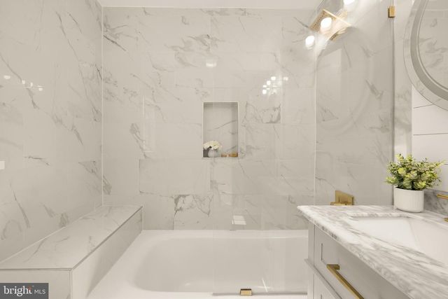 2832 SUMMERFIELD RD, Falls Church, VA 22042