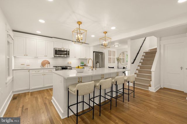 2832 SUMMERFIELD RD, Falls Church, VA 22042