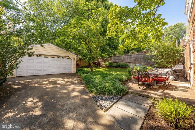 2832 SUMMERFIELD RD, Falls Church, VA 22042