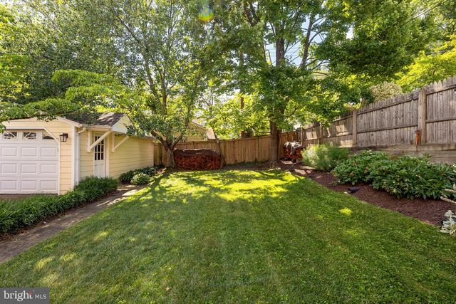 2832 SUMMERFIELD RD, Falls Church, VA 22042
