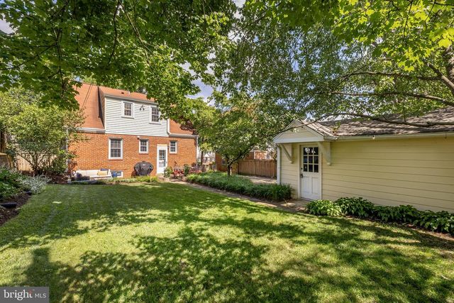 2832 SUMMERFIELD RD, Falls Church, VA 22042